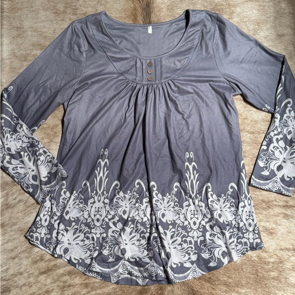 Cute long sleeve top Large
